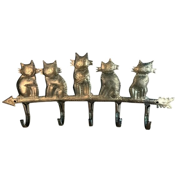 Metal Cat Wall Hook Rack With 5 Hooks And Arrow Design - Picture 3 of 6